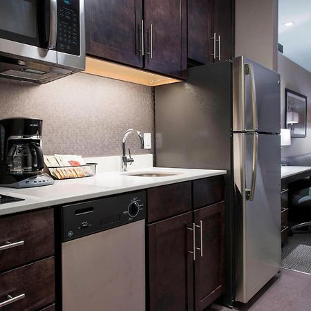 Towneplace Suites By Marriott Boston Logan Airport/Челси Екстериор снимка