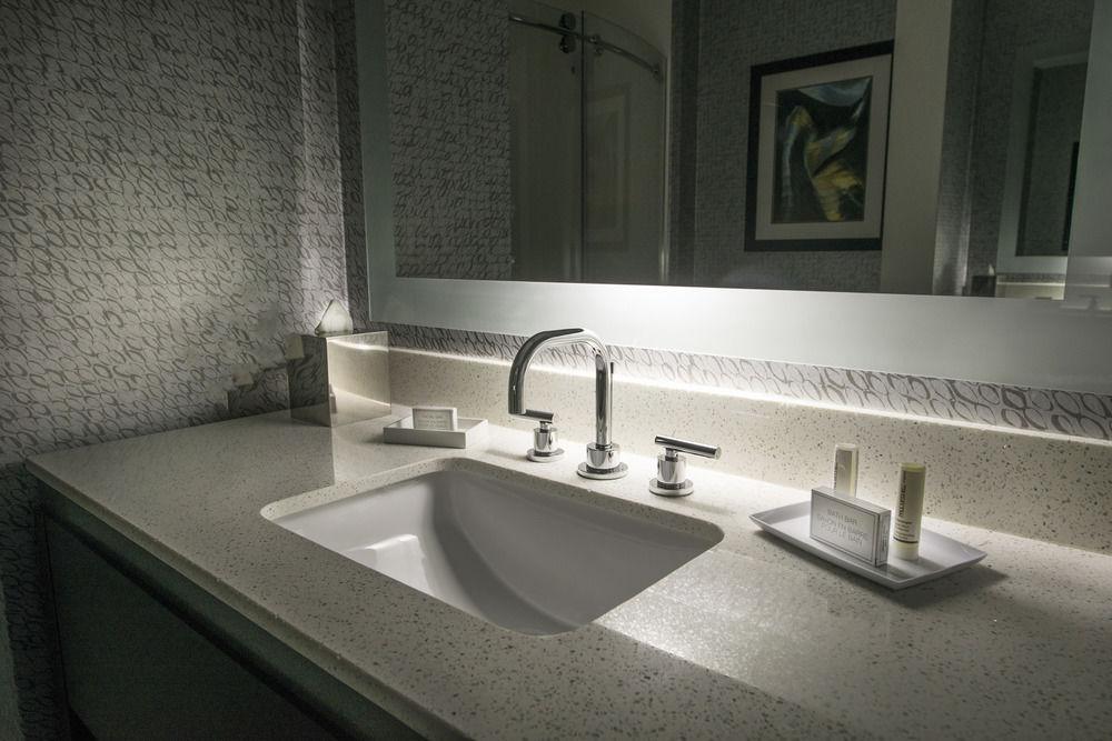 Towneplace Suites By Marriott Boston Logan Airport/Челси Екстериор снимка
