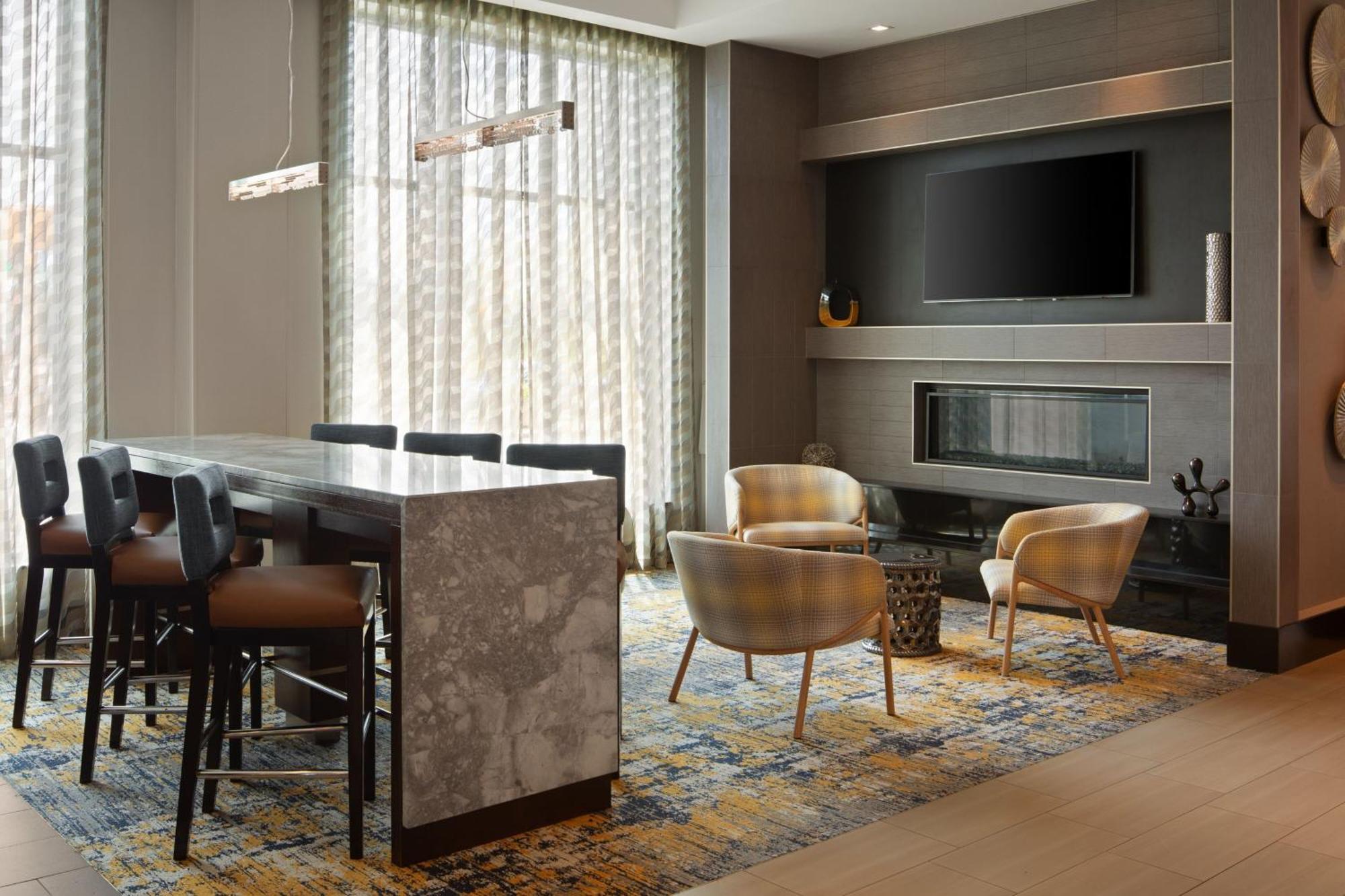 Towneplace Suites By Marriott Boston Logan Airport/Челси Екстериор снимка
