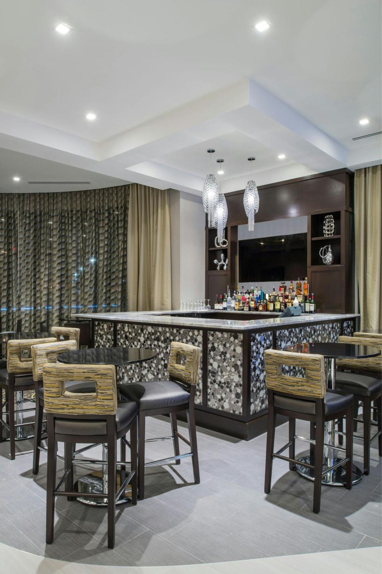 Towneplace Suites By Marriott Boston Logan Airport/Челси Екстериор снимка