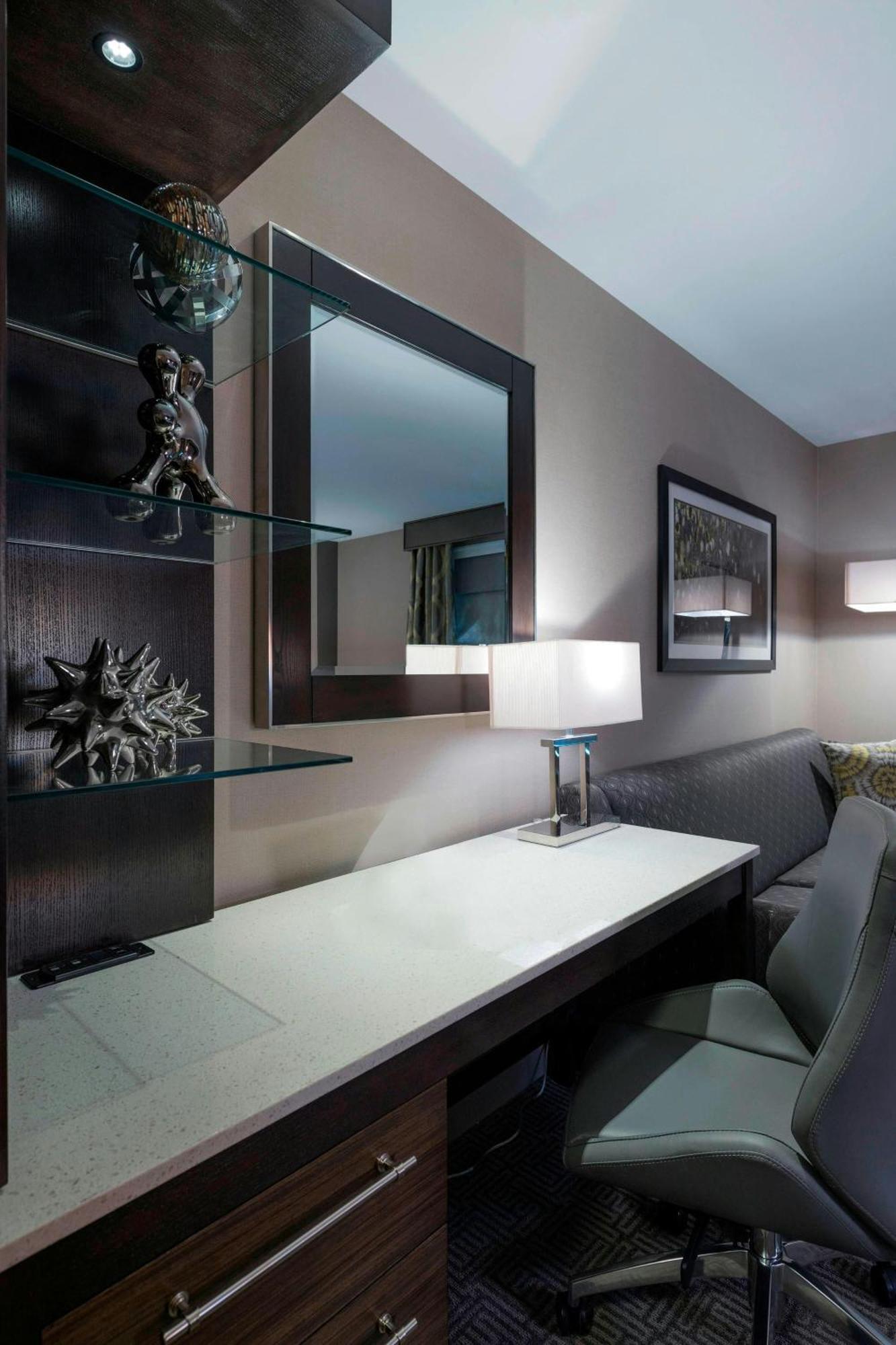 Towneplace Suites By Marriott Boston Logan Airport/Челси Екстериор снимка