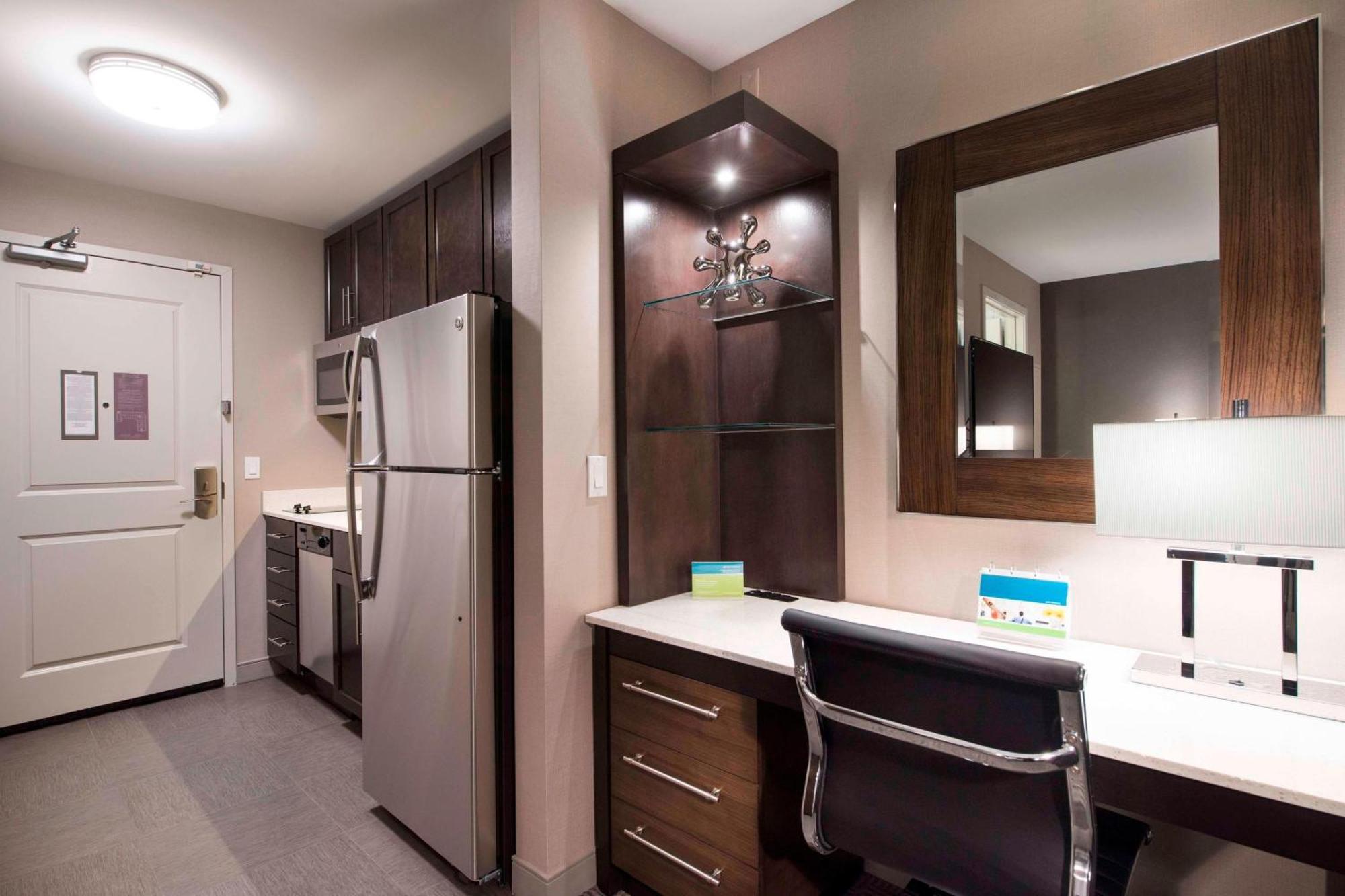 Towneplace Suites By Marriott Boston Logan Airport/Челси Екстериор снимка