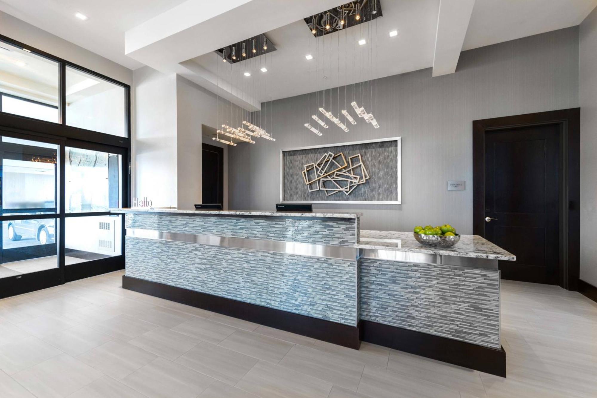 Towneplace Suites By Marriott Boston Logan Airport/Челси Екстериор снимка